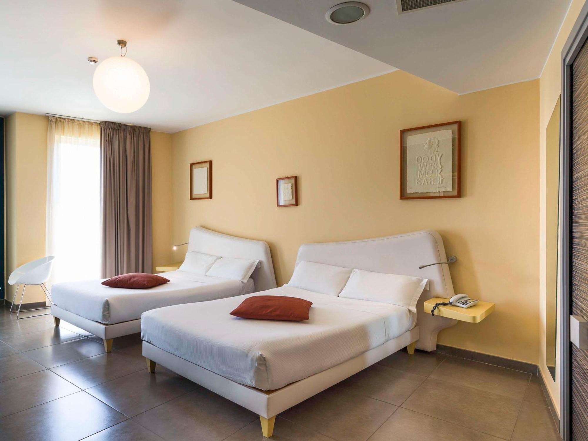 Ibis Styles Catania Acireale Hotell Exteriör bild
